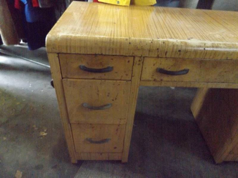 Metal Desk with 7 Drawers