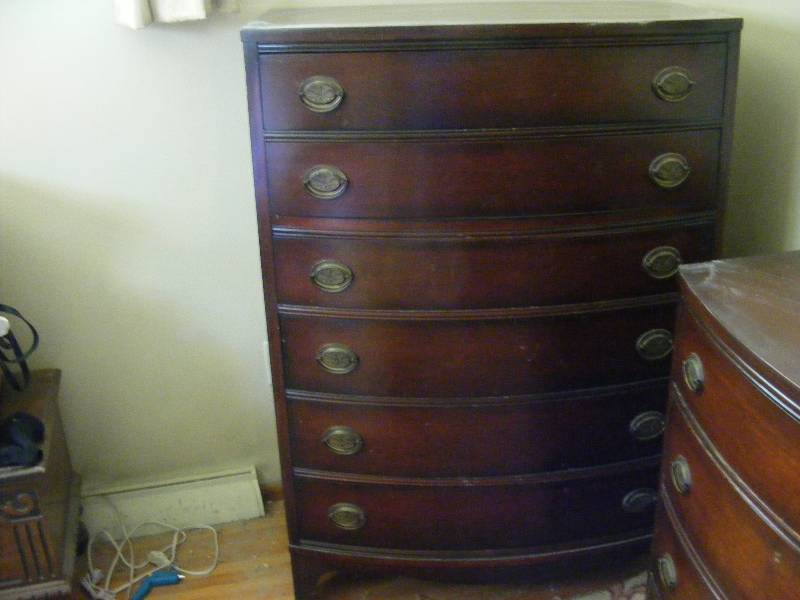 Vintage 6 Drawer Dresser - excellent condition
