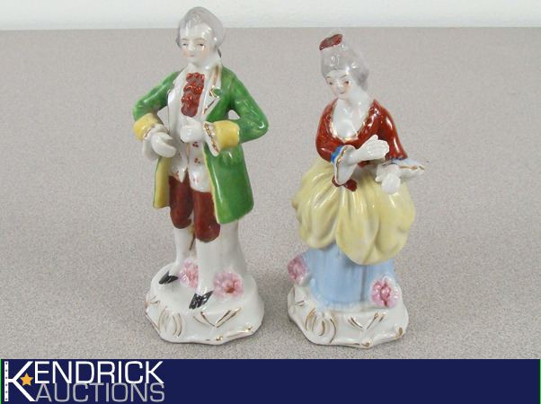lot 7 image: 2 MINT Vintage Occupied Japan Porcelain Figurines