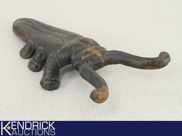 lot 30 image: Antique Cast Iron Boot Jack