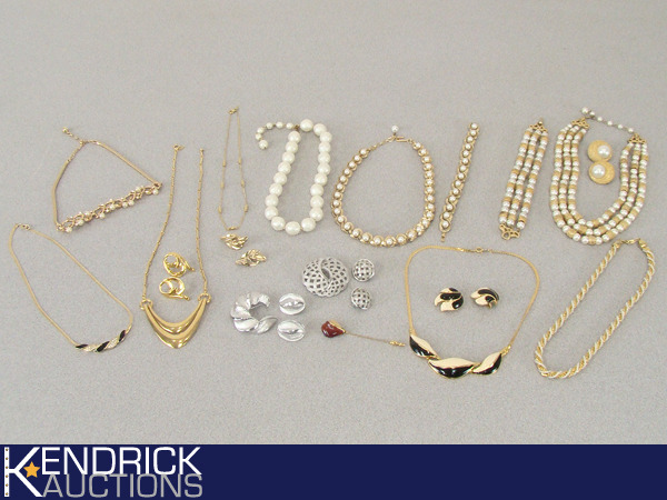 lot 53 image: Large Lot of Vintage Trifari Jewelry