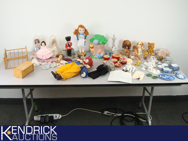 lot 66 image: Large Lot of Miscellaneous Collectible Vintage Dolls, and Doll Accessories