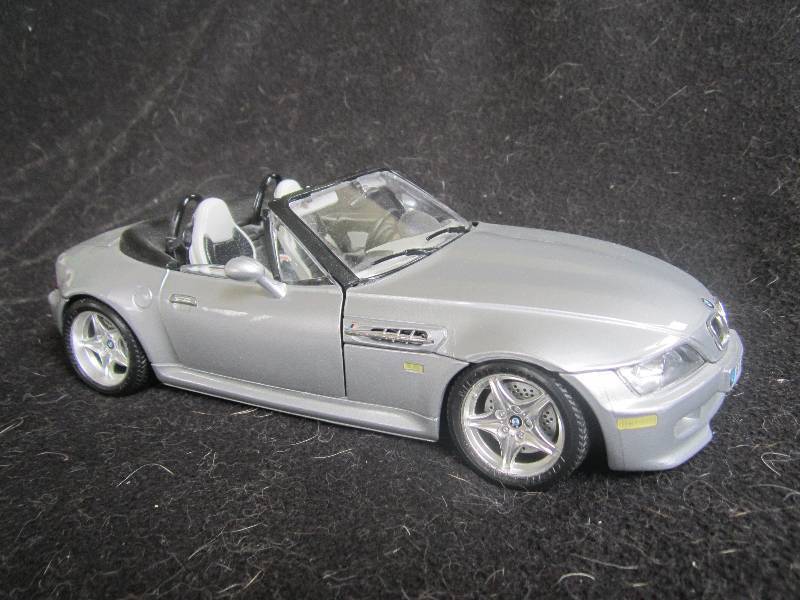lot 11 image: Model BMW car with moving parts...