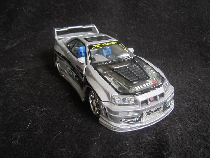 lot 12 image: Model Nismo GT-R sports car with mo...