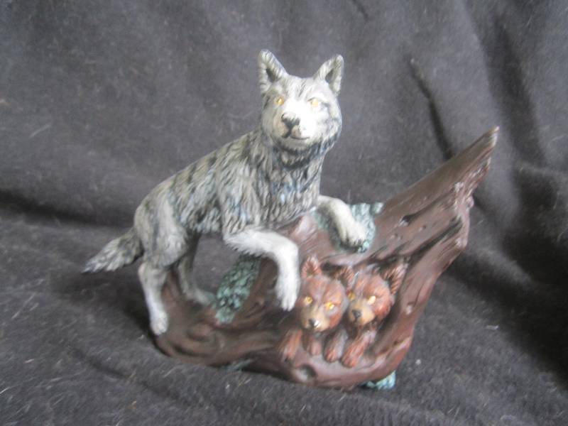 lot 15 image: Wolf with cubs sculpture...