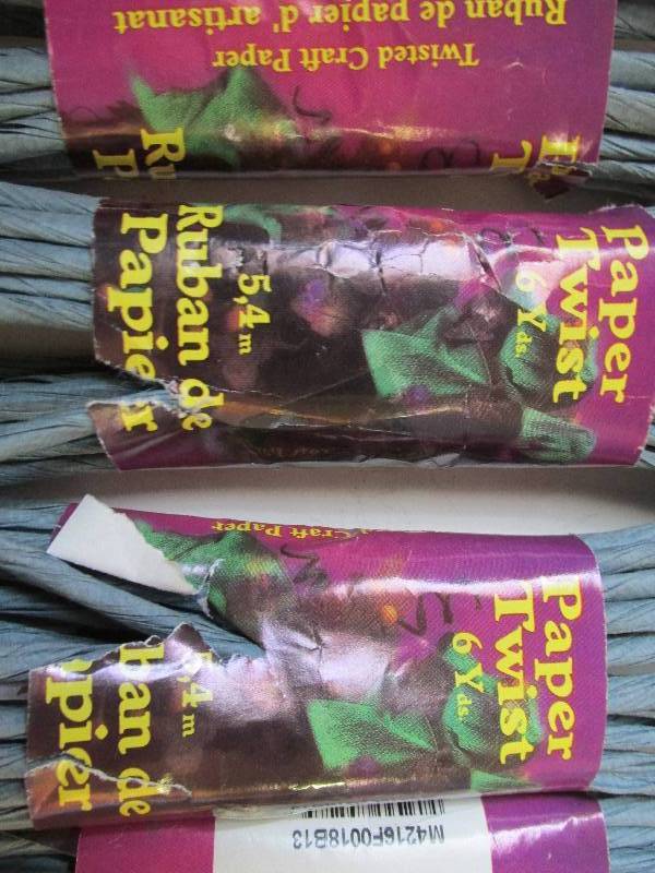 lot 129-COPY image: 5 paper twists 6yds 5,4meters ruban...
