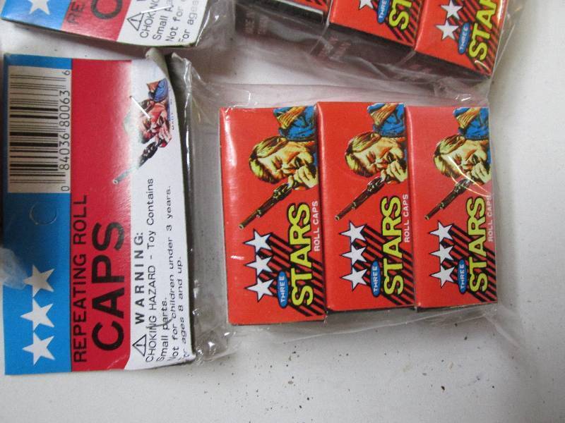 lot 151-COPY image: 15 3pc repeating roll cap for cap g...