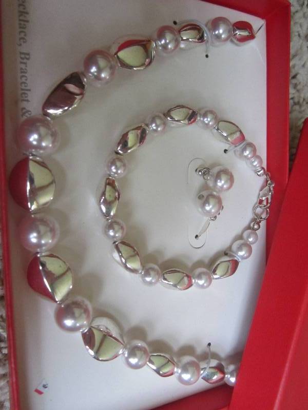 lot 202-COPY image: Kmart 18 necklace, bracelet and e...