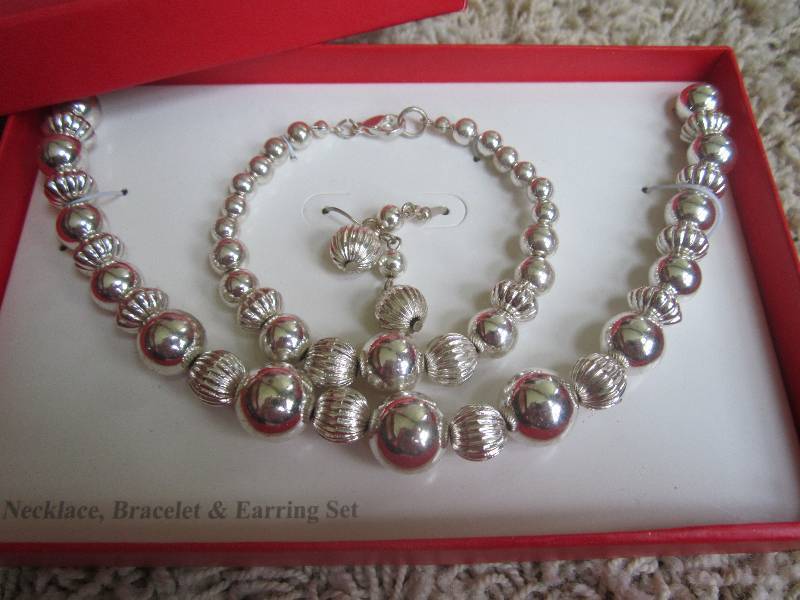 lot 206-COPY image: Kmart 18 necklace, bracelet and e...