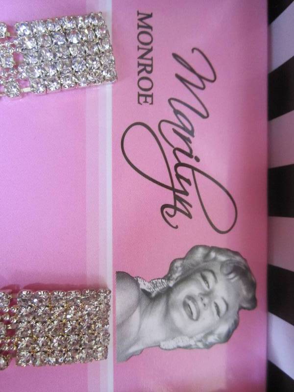 lot 212-COPY image: Kmart Marilyn monroe earring set ...