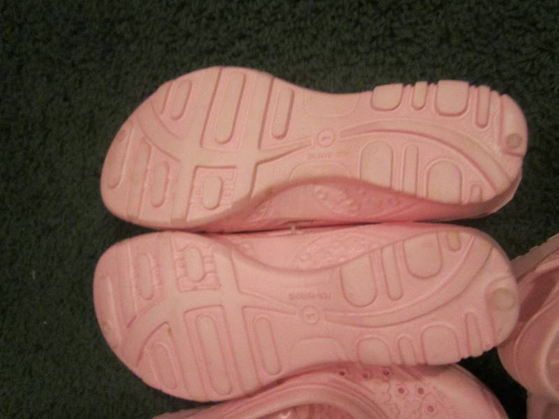 lot 263-COPY image: lot of 4 size 1 pink gardening shoe...