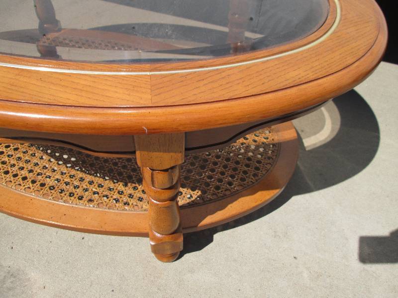 lot 39 image: Glass topped coffee table, measures...