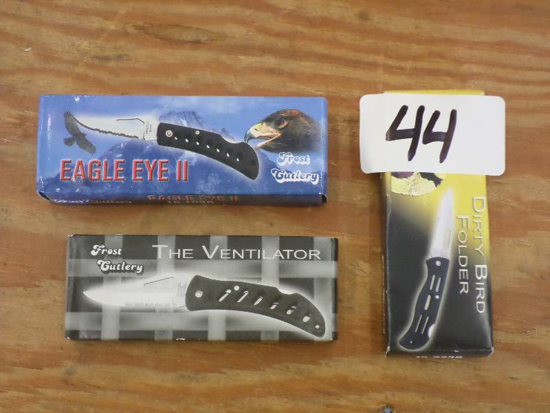 lot 44 image: (3) New Frost Cutlery Folding Knive...