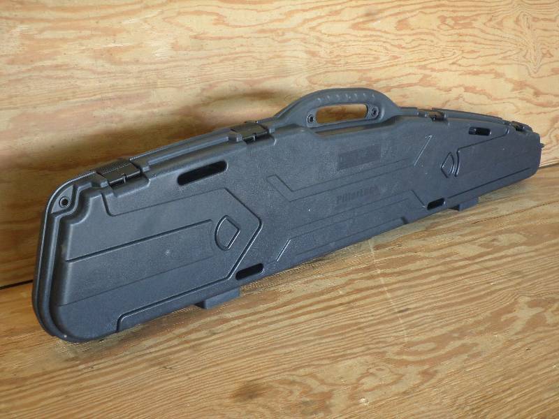 lot 69 image: ProMax PillarLock Padded Rifle Case...