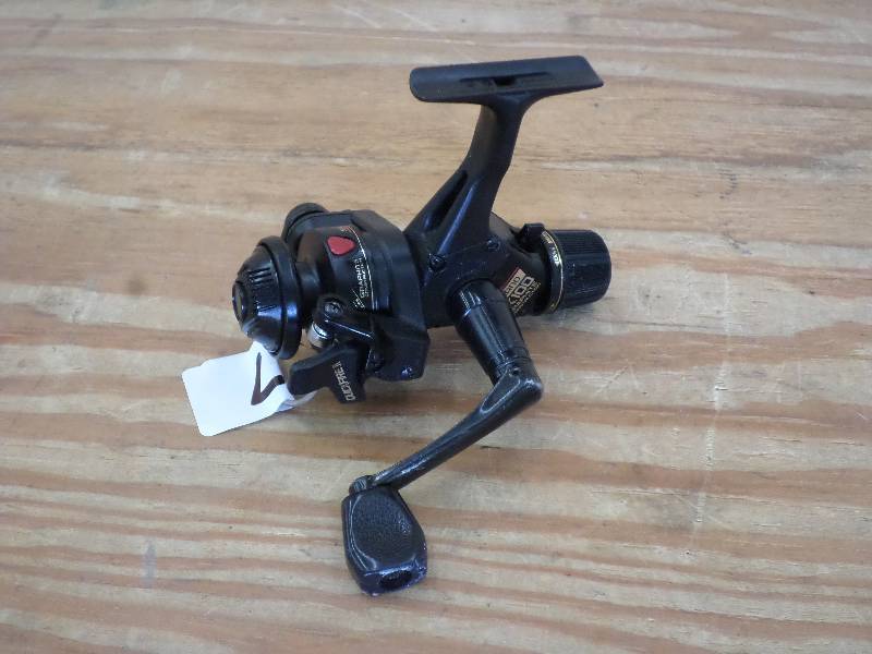 lot 87 image: Shimano FX100 Spinning Reel ...