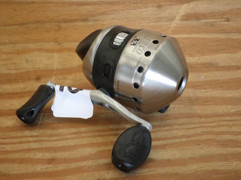 lot 90 image: Zebco 33 Spin-Cast Reel ...