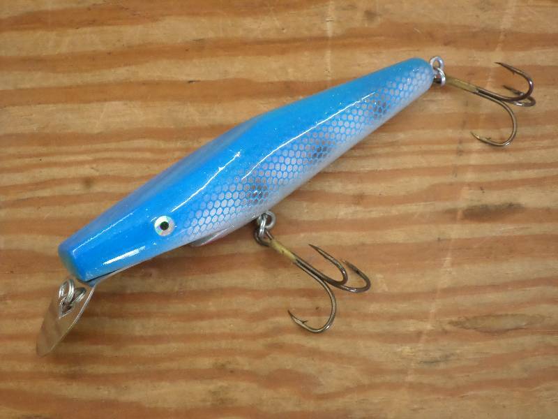 lot 111 image: Unmarked 8 Muskie Lure ...