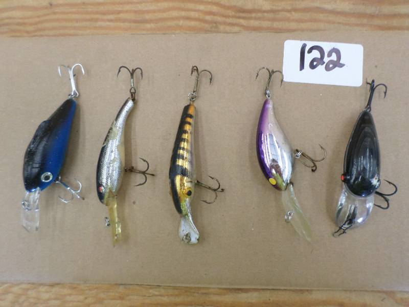 lot 122 image: (5) Assorted Crankbait Lures ...