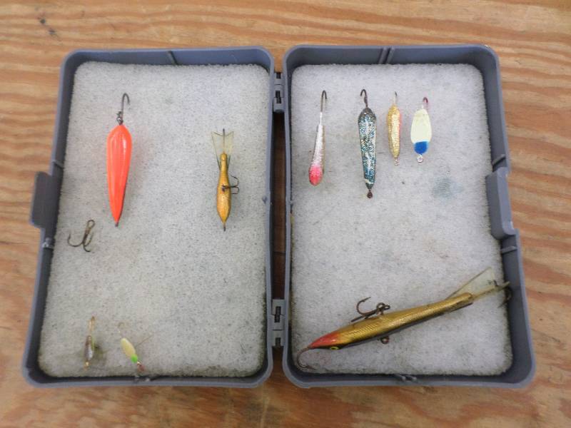 lot 141 image: Fly Lure Box With Assorted Fishing ...