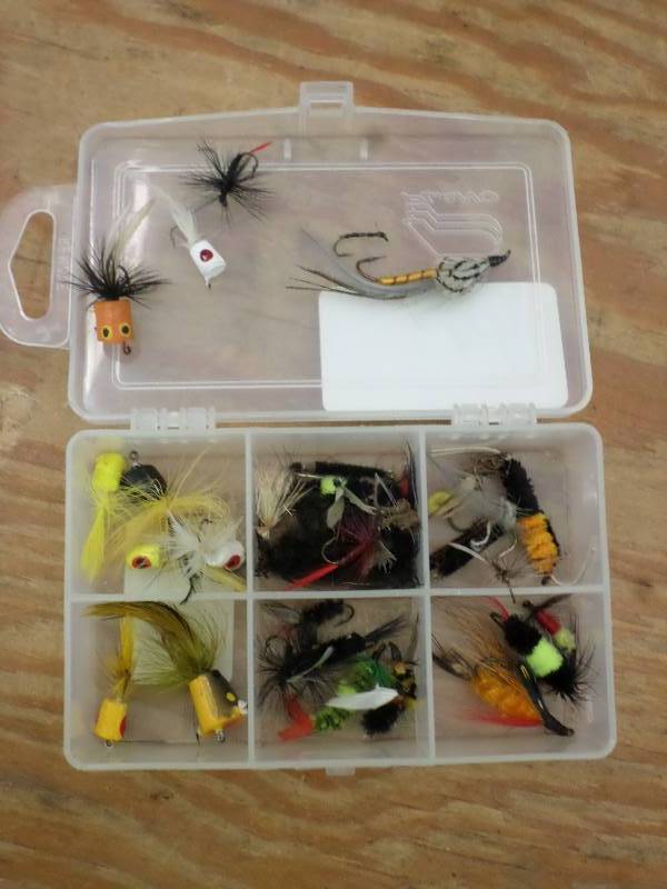 lot 142 image: Plano Tackle Tray With Assorted Fly...