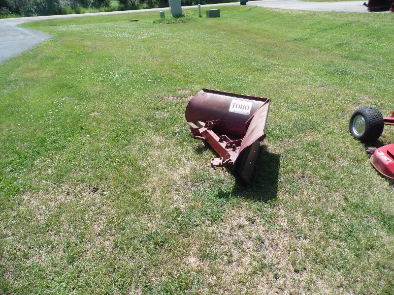 lot 11 image: V-Plow