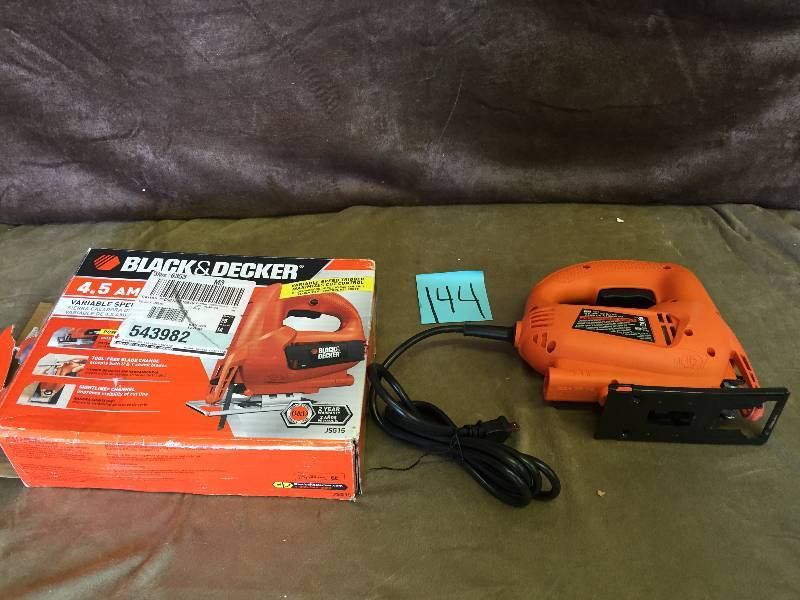 Black and Decker Variable Speed Saw