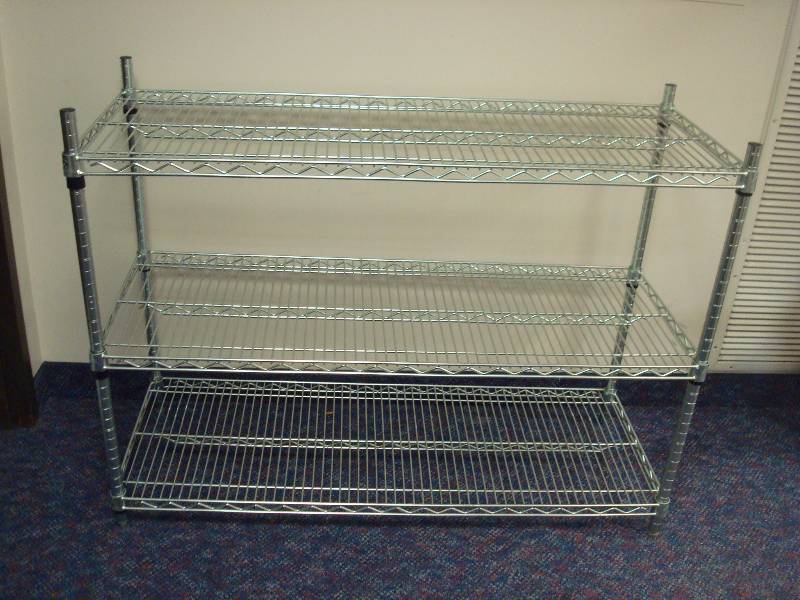 lot 1 image: NSF Metal Wire Shelf