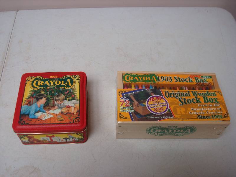 lot 19 image: Pair Of New Crayola Crayon Sets