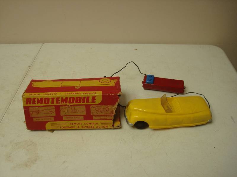 lot 25 image: Vintage Remotemobile by Mormac Toys, Untested, Wear To Box