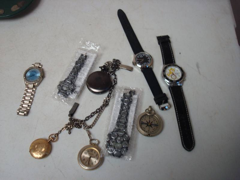 lot 36 image: Lot Of Watches
