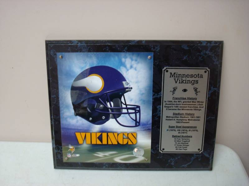 lot 41 image: Minnesota Vikings Collector Plaque