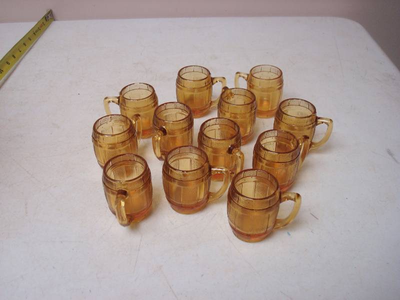 lot 42 image: Lot Of Barrel Amber Glasses