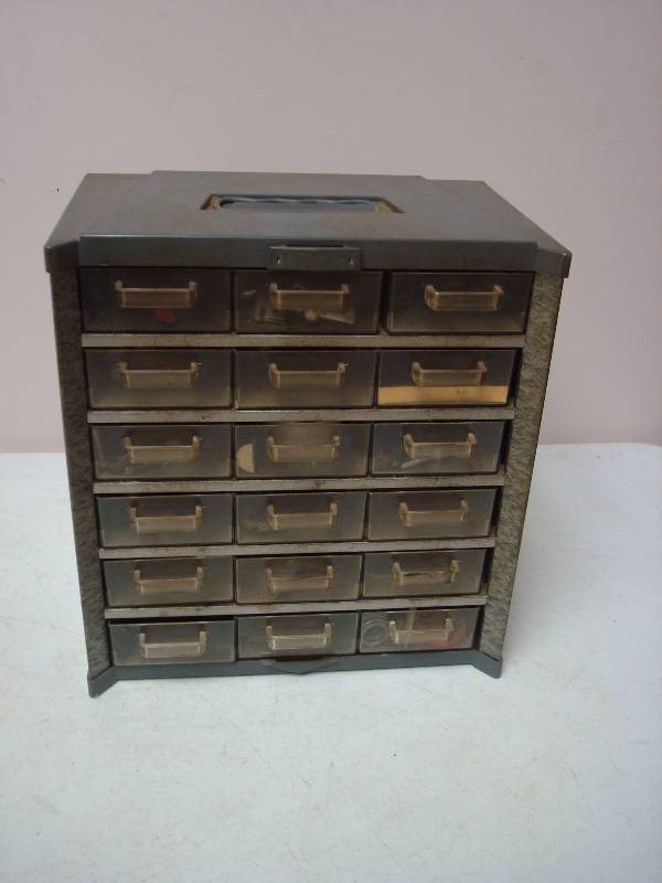 lot 52 image: Metal Screw Drawer Storage Box