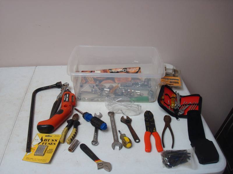 lot 62 image: Lot Of Mixed Tools