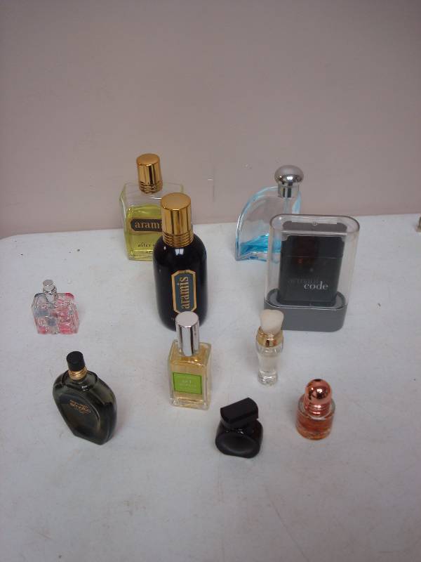 lot 77 image: Lot Of Perfume