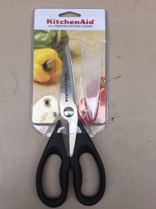 lot 5 image: Kitchen-aid Kitchen Spears