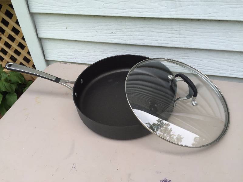 lot 14 image: Simply Calphalon large skillet with cover