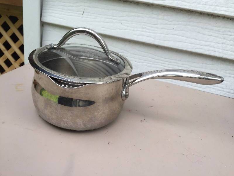 lot 21 image: Food Network Stainless Straining Sauce pan