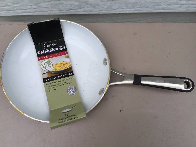 lot 22 image: Simply Calphalon 8 omlet pan
