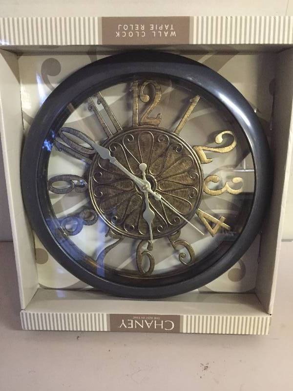 lot 38 image: 14 Chaney Wall Clock