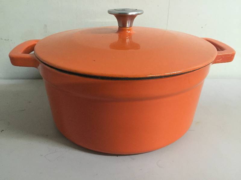 lot 46 image: Food Network Cast Iron Pot with Lid