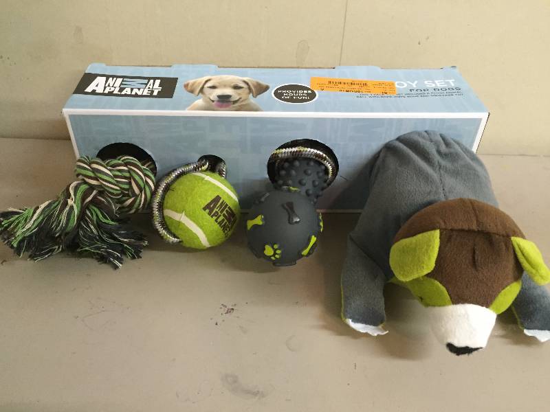 lot 50 image: Animal Planet Toy Pack for dogs