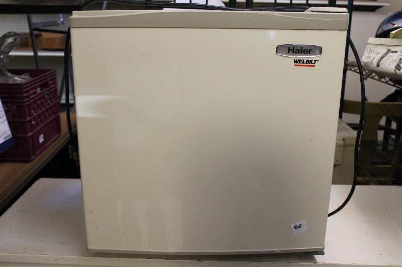 Dorm Size Fridge - Works as it Should