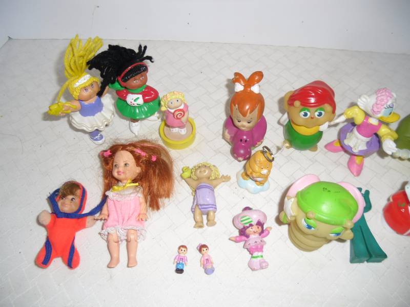 Large Troll Doll & Cabbage Patch, Strawberry Shortcake, Pebbles, Glo-Worm figures