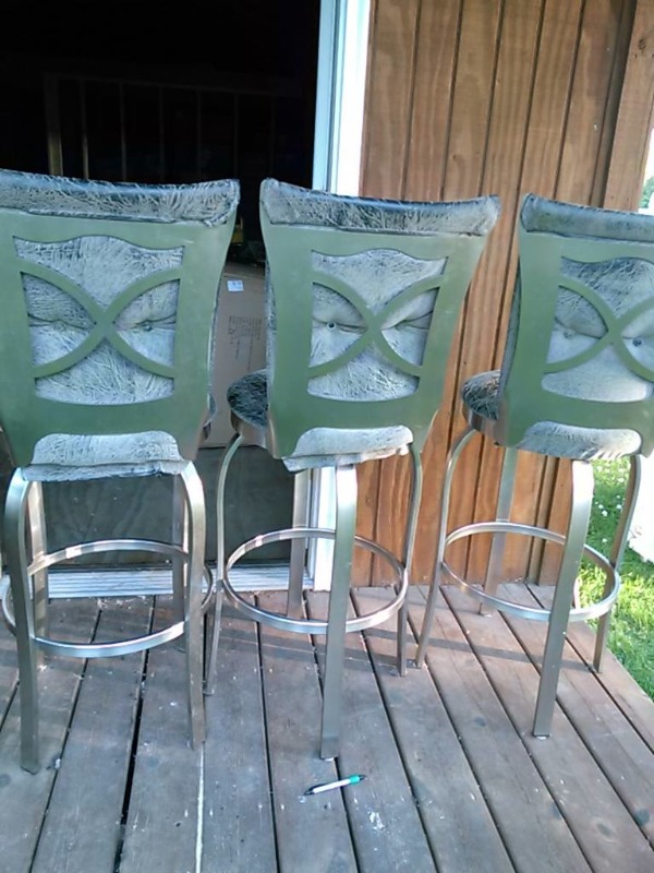 SET OF THREE HEAVY DUTY HIGH END STAINLESS BAR STOOLS-LIKE NEW
