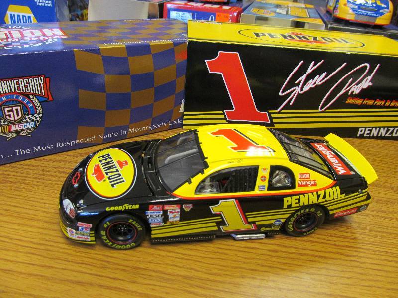 lot 21 image: 1998 Steve Park #1 Pennzoil Reverse Color  Monte Carlo Limited Edition