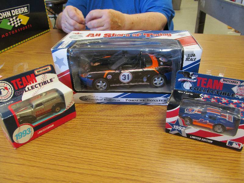 lot 25 image: Lot of 3 MLB Baseball Diecast Cars