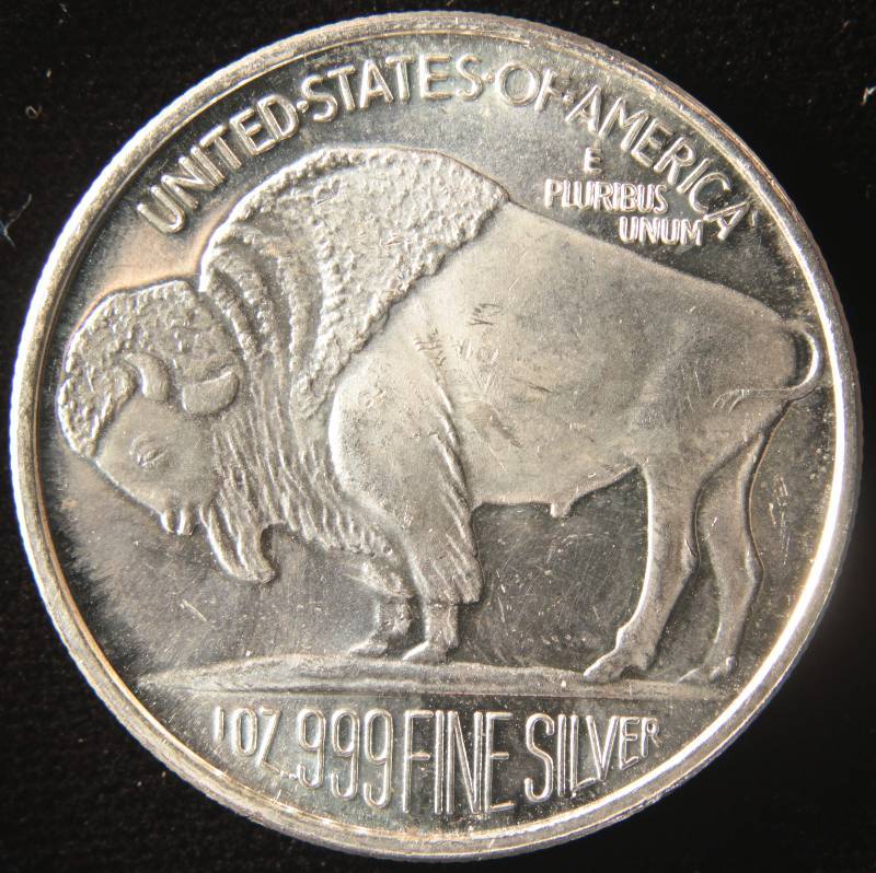 lot 12 image: 1 TROY Oz. .999 FINE SILVER ROUND INDIAN BUFFALO DESIGN
