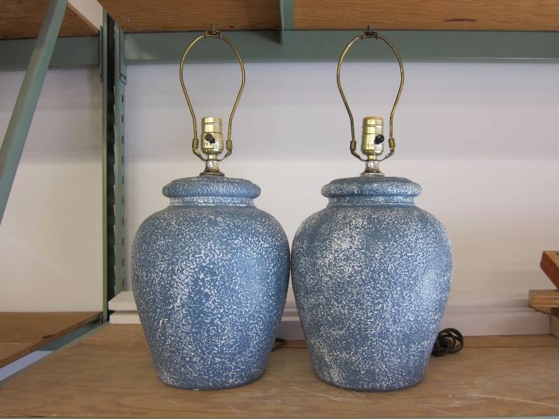 lot 56 image: Table Lamps