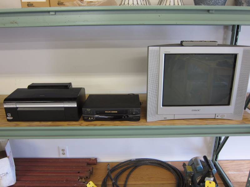 lot 66 image: Electronics Bundle